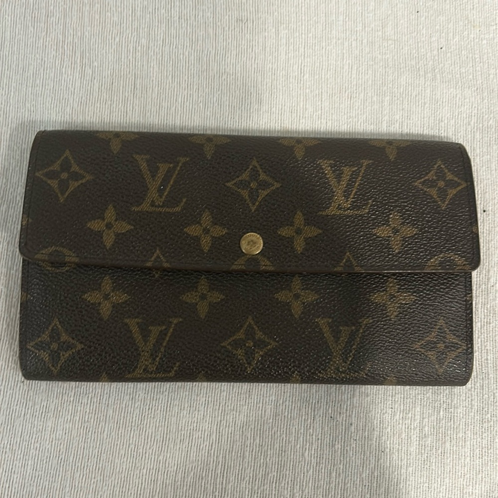 Authentic LOUIS VUITTON Monogram long wallet - Picture 16 of 17